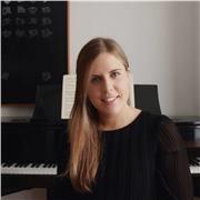 Titulada Superior en Piano y Pedagogía de la Música imparte clases de Piano y Lenguaje Musical
